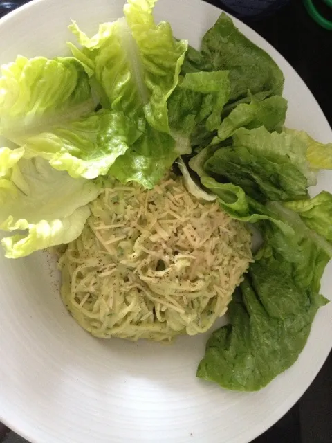 Avocado pasta with salad|stacy april limさん