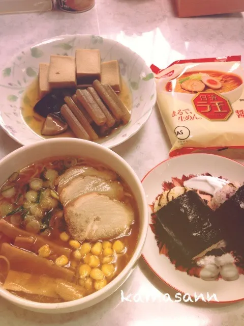 Snapdishの料理写真:ラ王の袋ラーメン🍜おむすび🍙蕗の炊いたん|かまさん