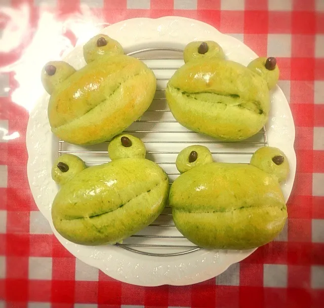 甘納豆入りかえるパン🐸♡|minamiさん