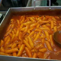 막 퍼먹고싶은 길거리떡볶이!