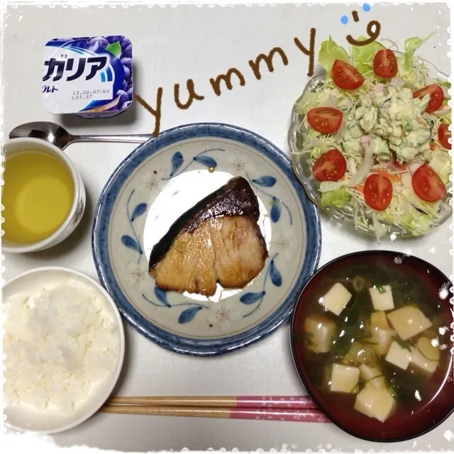 Snapdishの料理写真:ブリの照り焼き/ポテトサラダ/豆腐のお吸い物|みほりん.さん