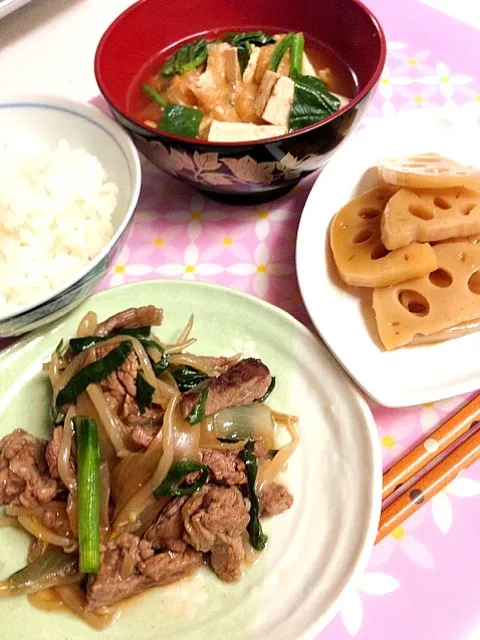 Snapdishの料理写真:牛肉と野菜オイスターソース炒め れんこんのキンピラ|まいさん