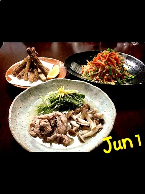 豚小間としめじと水菜のさっぱり煮・根取りもやしと人参のナムル・ごぼうの唐揚|中さんさん