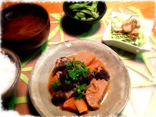 牛すじ と野菜の味噌煮込み の夜ごはん( •ॢ◡-ॢ)-♡|プーティさん