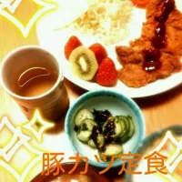 Snapdishの料理写真:豚カツ定食|まるちゃんさん