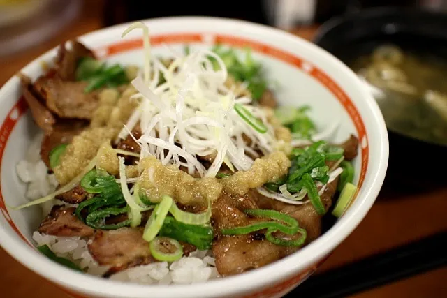 Snapdishの料理写真:生姜醬の焼き牛丼|マハロ菊池さん