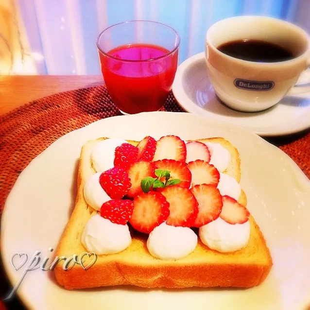 ☕苺の小倉トースト              Ogura toast strawberry|ピロさん