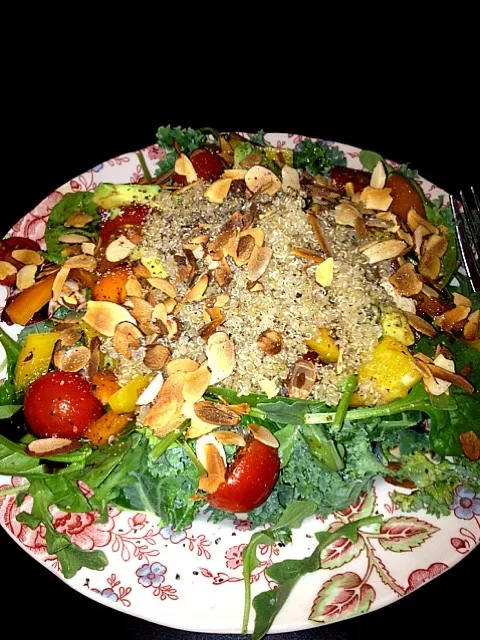 Toasted almond, Quinoa, and bell pepper salad|Julie Ann Sandersさん