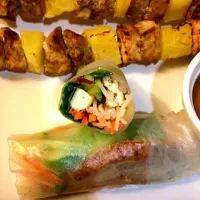 Snapdishの料理写真:Vietnamese summer rolls with skewered chicken and pineapple|lizさん