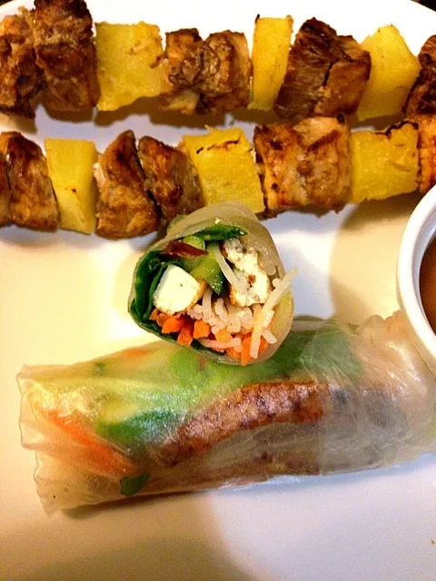 Snapdishの料理写真:Vietnamese summer rolls with skewered chicken and pineapple|lizさん