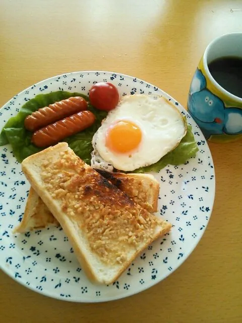 Snapdishの料理写真:休日の朝ご飯|ちひろさん