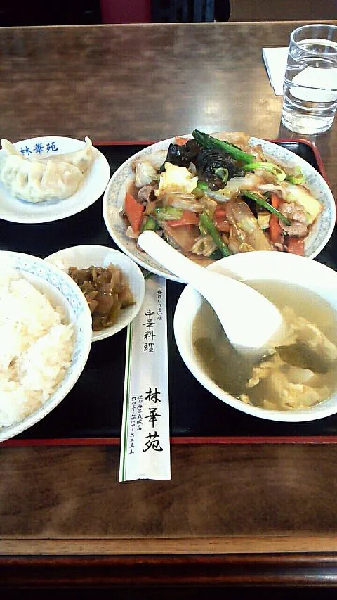 肉野菜炒め定食。水餃子付き。|千葉智さん