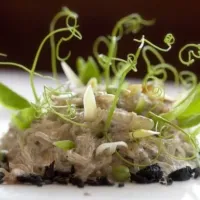 Black Pepper Kelp Noodles. Chanterelles. Snap Peas. Pea Vines. Olives.|scott winegardさん