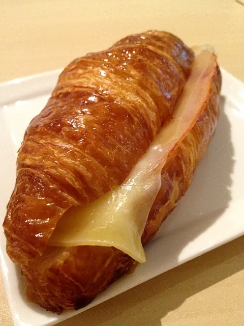 Ham & cheese croissant|willzさん