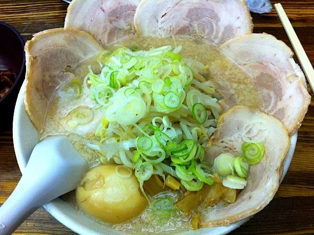 豚骨ラーメン。。濃い!!|Liliさん