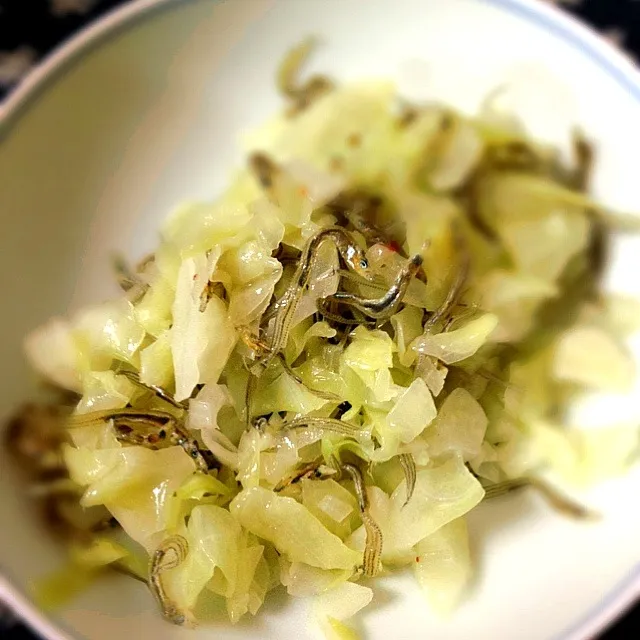 小女子とキャベツのペペロンチーノ風|キュキュさん