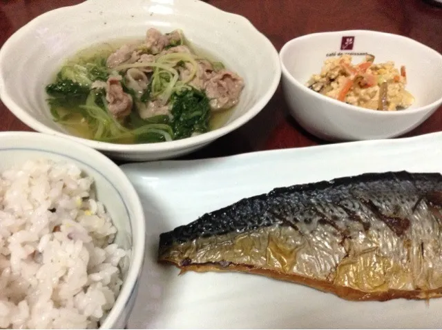 鯖塩焼き、水菜と豚肉さっと煮、残り野菜の炒り豆腐|SasaMasa213さん