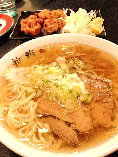 新斬のラーメンと唐揚げ|よよさん