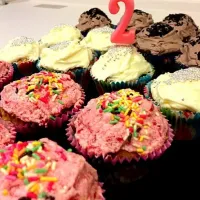 Snapdishの料理写真:birthday cupcakes|Cさん