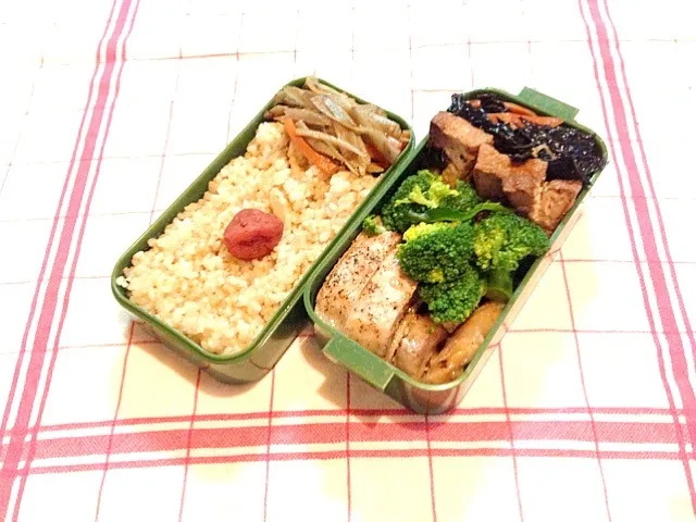 Snapdishの料理写真:塩麹豚のソテー弁当|気仙あすかさん