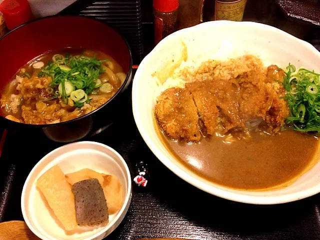 とんかつカレー丼定食！うどんを、カレーうどんにしていただきます。|大阪カレー部長さん