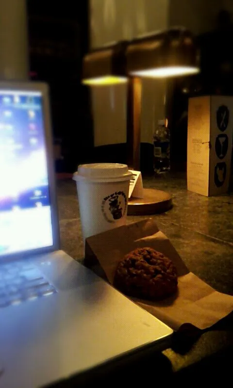 stumptown coffee and oatmeal cookie|Ayaさん