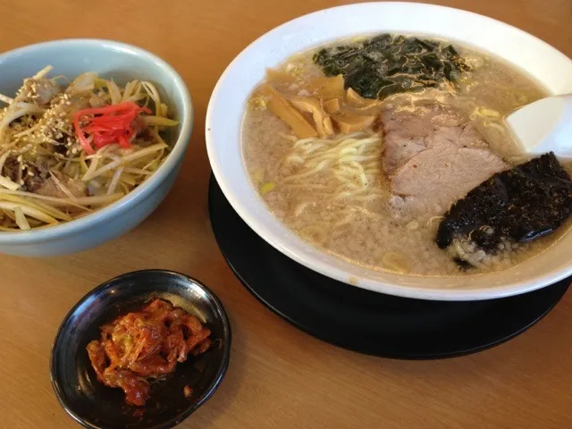 醤油ラーメンとネギ丼|izumizakiさん