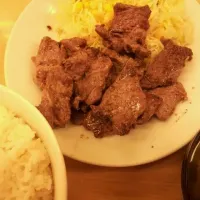 Snapdishの料理写真:角切りステーキ定食|Keisuke Odagiriさん