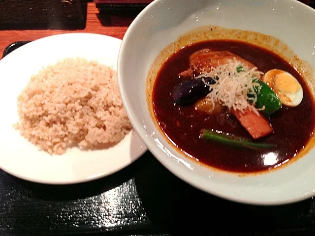 銀座・スパイスピエロのやわらか骨付きチキンのカレー|TonyYamadaさん