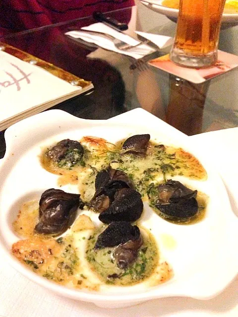 Delicious Garlic Herbs Escargos|Carol Pohさん