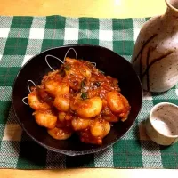 Snapdishの料理写真:エビチリと日本酒🍶     合うのかねぇ（笑）|きよしさん