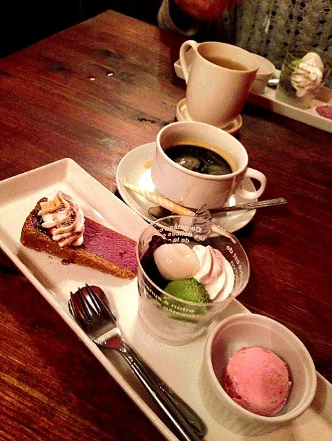 Snapdishの料理写真:さつまいもチーズケーキと黒ごま白ごま抹茶アイス（小豆入り）|ユッカさん