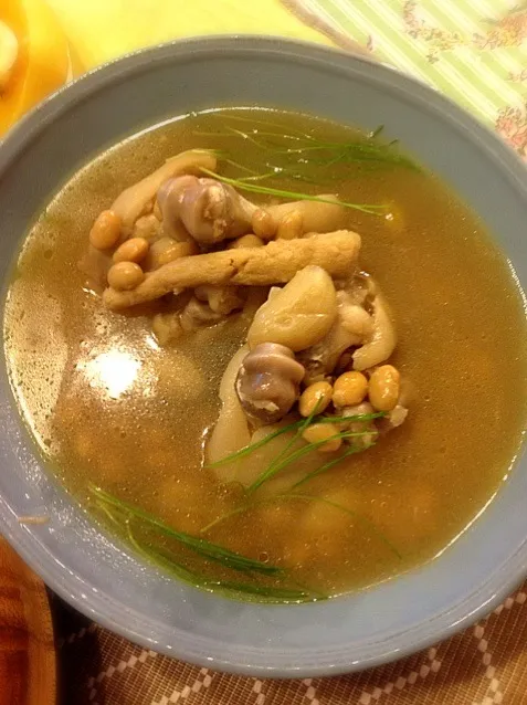 Snapdishの料理写真:当帰を使った大豆の豚足圧力鍋料理|zhangxiaojunさん