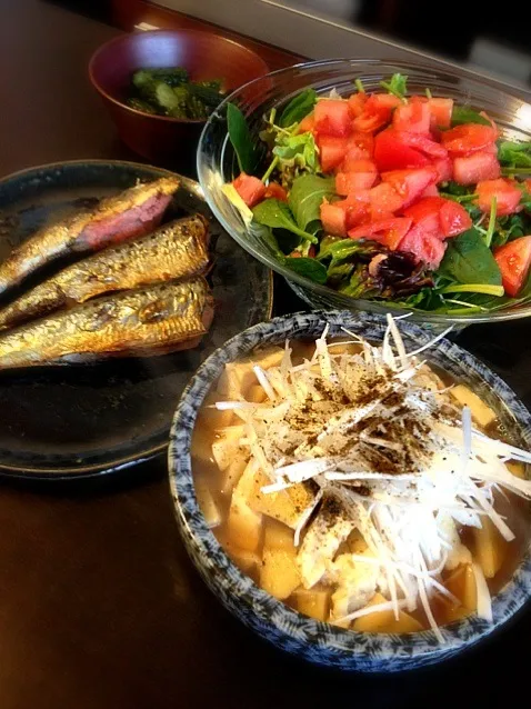 Snapdishの料理写真:筍と豆腐入り鶏出汁にゅうめん、鰯明太、生野菜、糠漬け|ユーリーさん