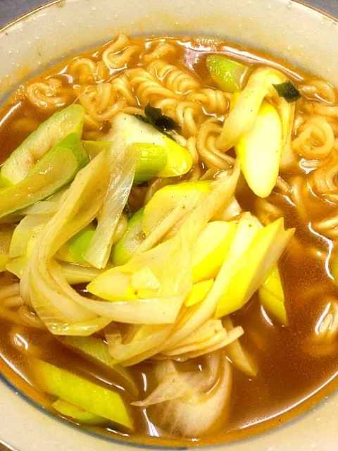 ネギのせ安城湯麺|makunさん