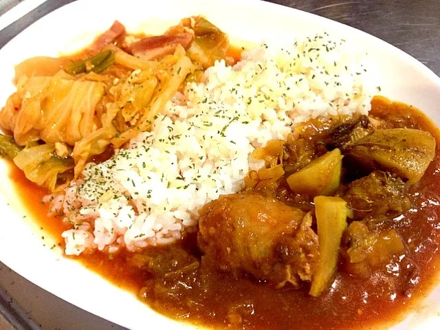 肉にくしいカレーと野菜たっぷりめの欲張りカレーライス|shikaさん