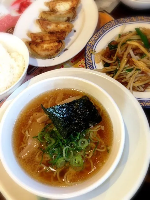 日替わり一品ランチ(牛肉と野菜の豆板醤炒め)|Shigechika AIKAWAさん