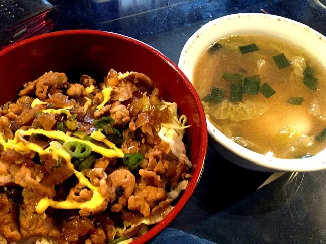 ママの手作り豚丼AND包子ちゃん入り中華スープ♡|内村 彩香さん