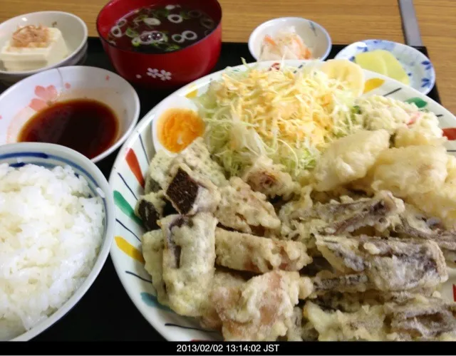 Snapdishの料理写真:ホルモン天ぷら定食|OTISさん