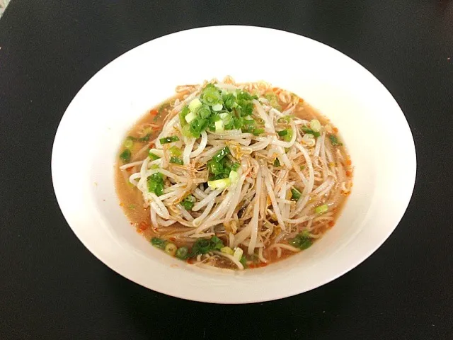 Snapdishの料理写真:もやしみそラーメン|とっしーさん