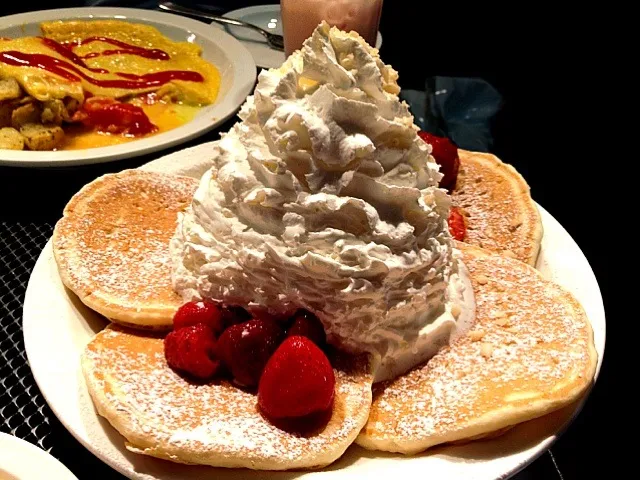 Snapdishの料理写真:Eggs'n Thingsのパンケーキ|めぃさん