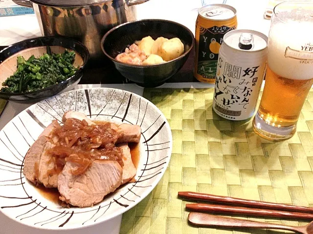 今夜は煮豚、春菊の胡麻和え、塩辛じゃがバター、カレーの残り、、、、合わせたのは前略好みなんて聞いてないぜＳＯＲＲＹ、よなよなエール|gintanさん