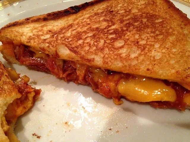 Grilled Cheese Smoked Rib Sandwich|Chris Shannonさん