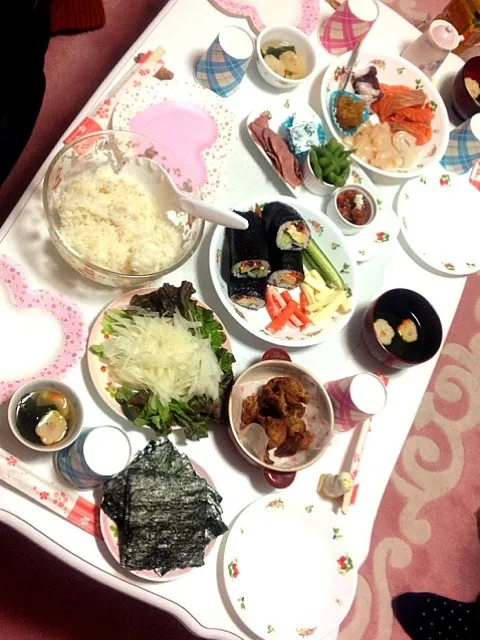 Snapdishの料理写真:節分パーティ♡恵方巻き・手巻き寿司・お吸い物などなど♪♪|あこさん