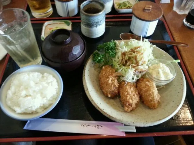 Snapdishの料理写真:マジョリカの牡蠣フライ定食|ゆかさん