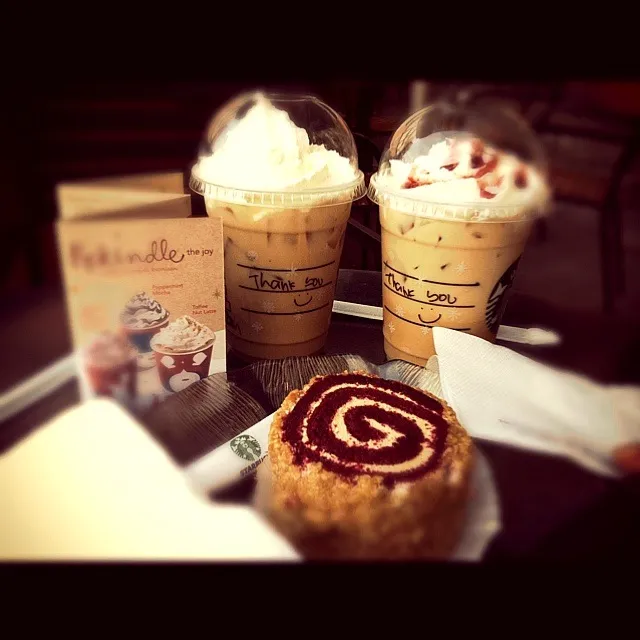 Snapdishの料理写真:Red velvet with caramel machiato|adiyantoさん