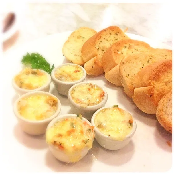 Garlic Bread and Baked Baby Calm with Cheese 🍞🐚|@bangkokさん