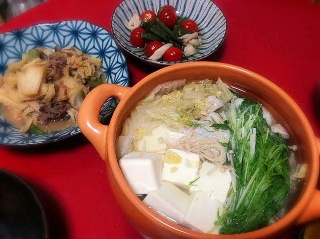 Snapdishの料理写真:タラde湯豆腐とキャベツと牛肉の生姜煮、オクラの甘酢漬け|Akiko Tanakaさん