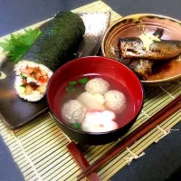 Snapdishの料理写真:恵方巻き定食（笑）|ゆみさん