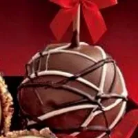 Caramel and chocolate covered apple|claudia molinaさん